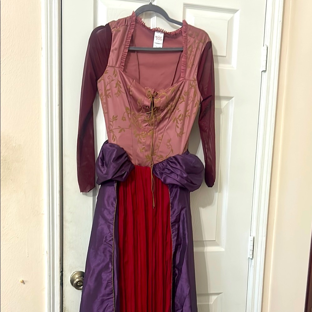 Costume